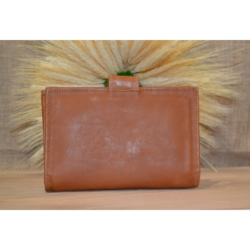 Portfel notatnik skórzany brązowa z kwiatowym kolorowym haftem .